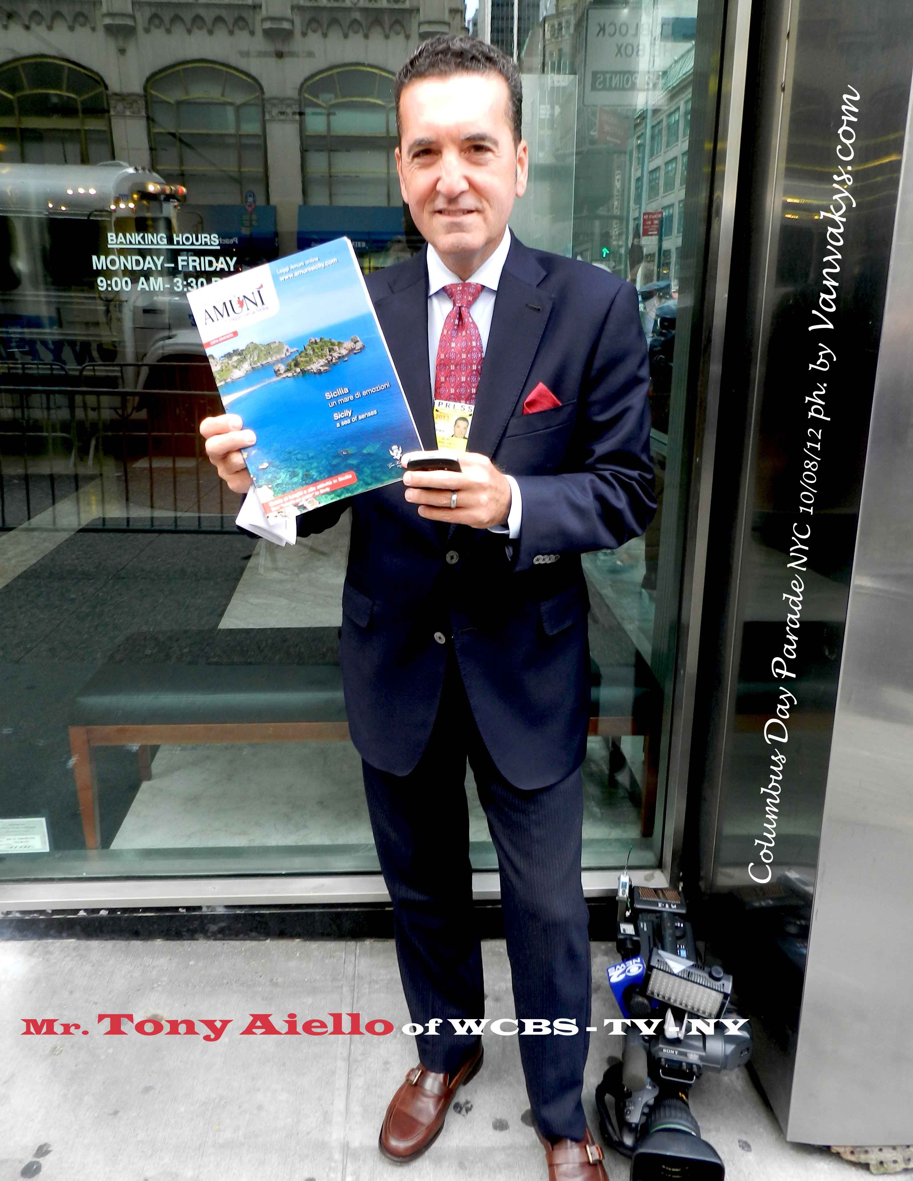 
<b>Columbus Day Parade NYC October 2012</b><br/>
<b>Magazine Distrubution & Promotion at Fifth Avenue Parade, Manhattan</b>

